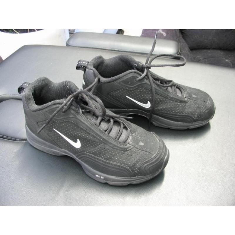 schoenen van nike maat 40
