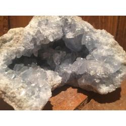 Blauwe Celestien Kristal - Grot / Geode - 695gr 11x8x7cm