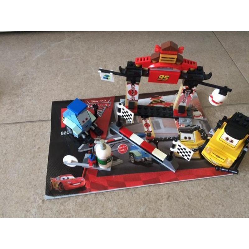 LEGO 8206 Tokyo Pitstop Cars 2