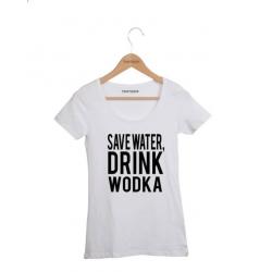 DAMES T-SHIRT SAVE WATER DRINK,(JOUW TEXT) - Nu 20% korting