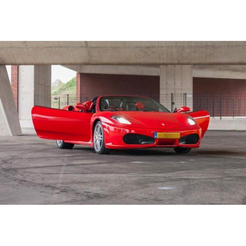 20 minuten rijden in een Ferrari F430 Spider Cabrio