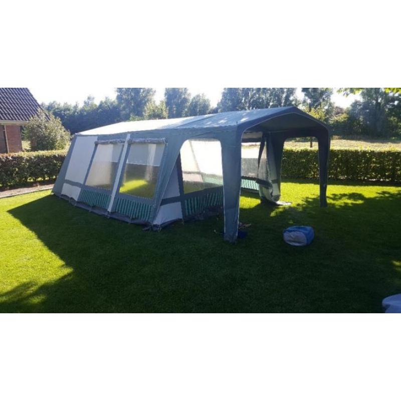 Grote 6-persoons bungalow tent