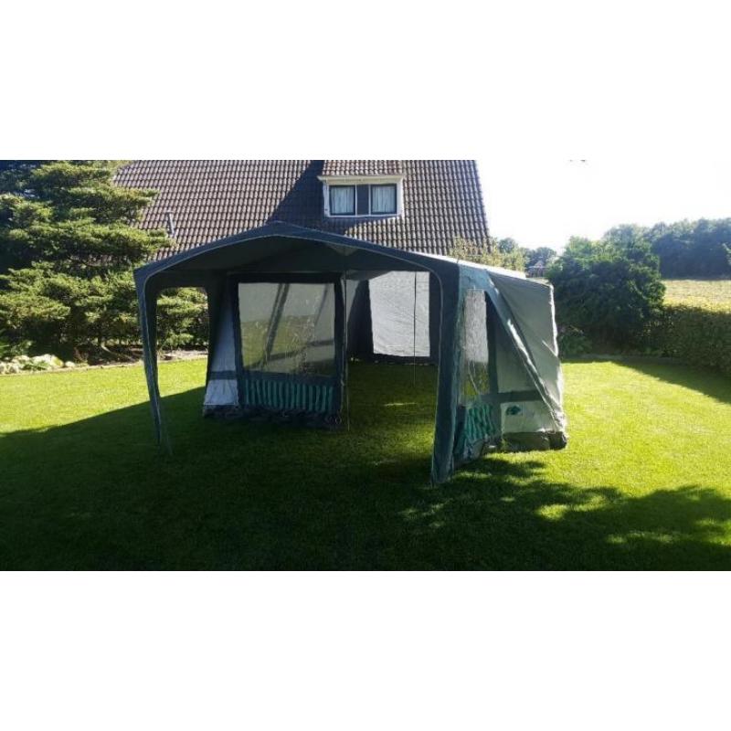 Grote 6-persoons bungalow tent