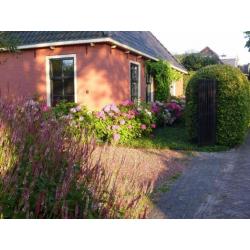 vrijstaand huis op groot kavel in beschermd dorpsgezicht