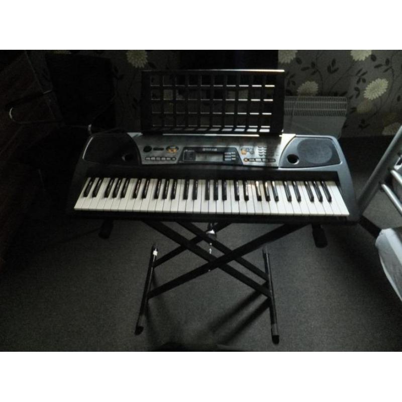 orgel elektrische yamaha met standaard en tas