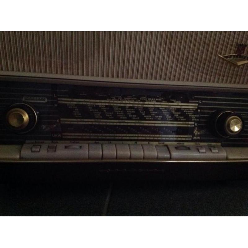 Antiek goedwerkende radio