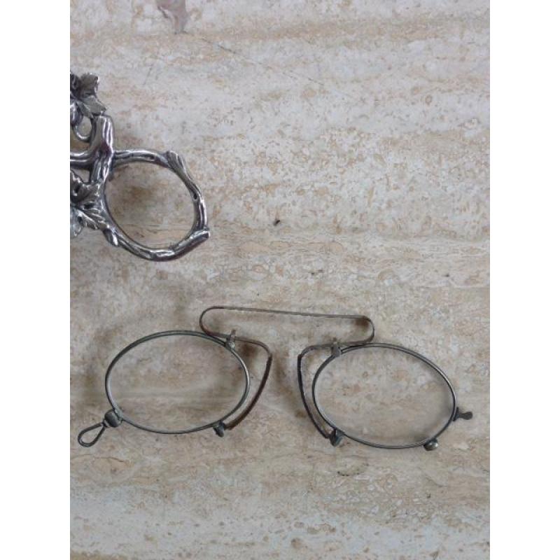 bril neusbrilletje met glazen heel oud zie foto