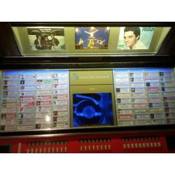 jukebox Rock Ola 426 Grand Prix II met 80 vinyl singels