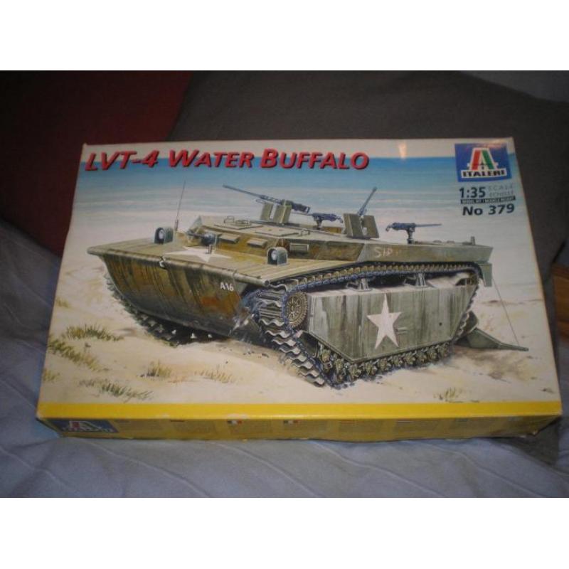 Tank. LVT- 4 Water Buffalo. Schaal 1 : 35. Merk : Italeri