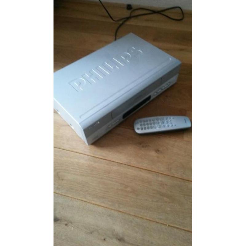 PHILIPS video recorder VR550