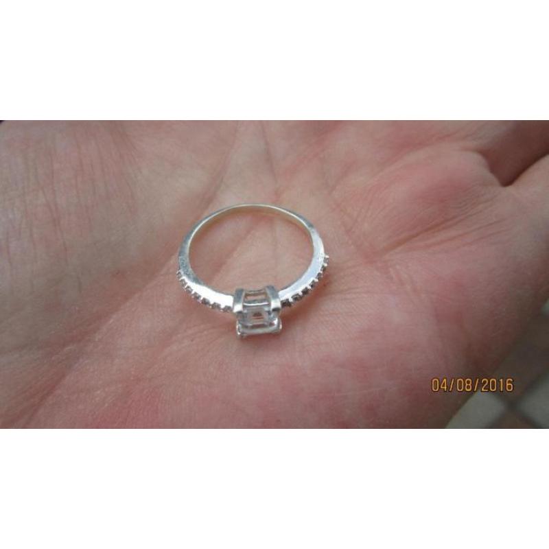 zilveren ring met aquamarijn