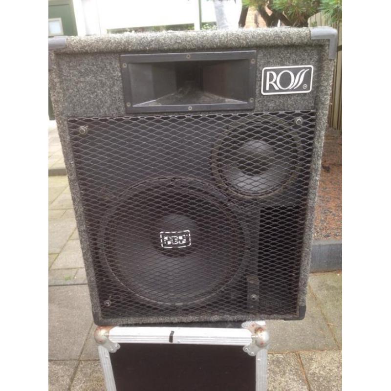 2x 15" Ross Typhoon speakers