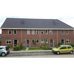 Ruime tussenwoning 2011 met vrij uitzicht nabij centrum Olst