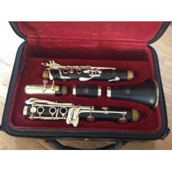 Te koop: keurige klarinet complete set in koffer (Schreiber)