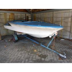 American ski boat met trailer opknapper