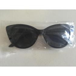 Cat eye zonnebril, nieuw in verpakking