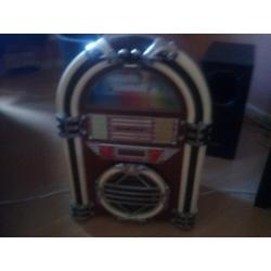te koop mini jukebox met radio en cd speler
