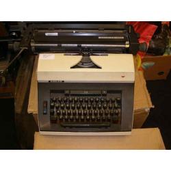 Adler typemachine universal 200 (G15 329) N
