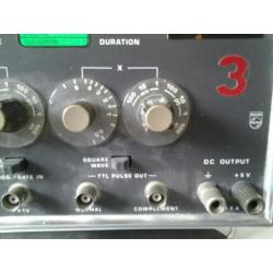 Puls generator , Sequencer. Philips PM 5704 0.1 - 10 mhz