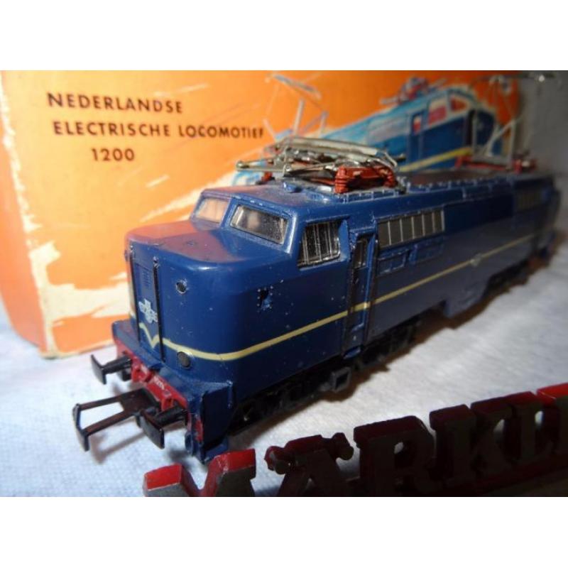 087=Marklin 8351 (3051) serie 1200 van de Nederlandse spoorw