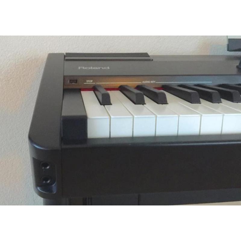 Roland FP-7F Digitale Piano compleet met veel toebehoren
