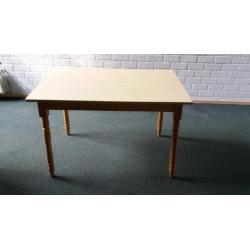 Te koop, horeca tafels en stoelen