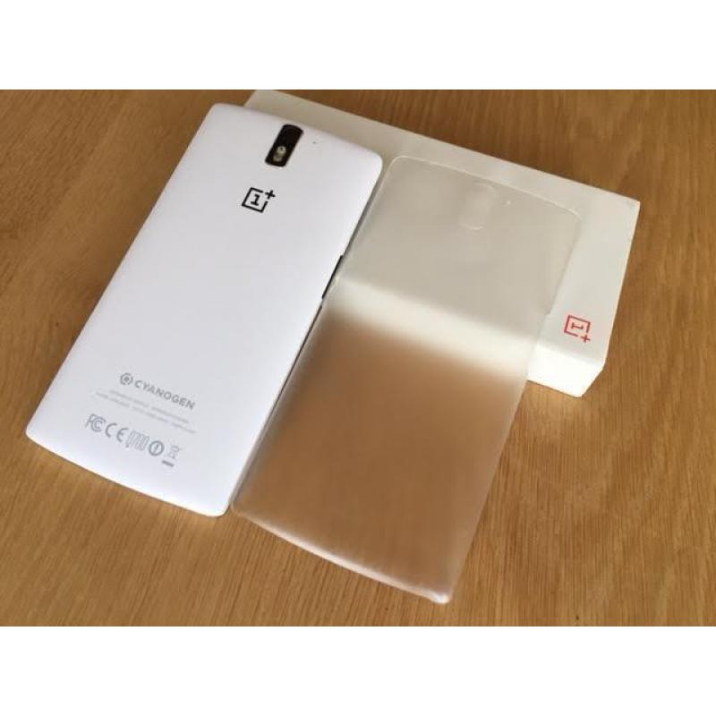 OnePlus One 16GB Wit Als nieuw met originele hoes !
