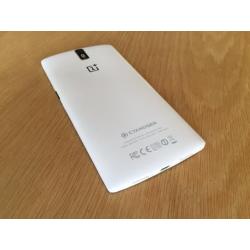 OnePlus One 16GB Wit Als nieuw met originele hoes !