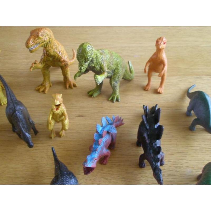 Partij dinosaurus figuren 21 stuks