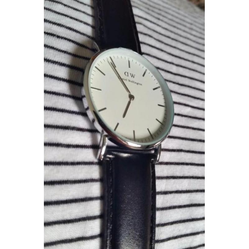 Horloge - Daniël Wellington Stijl - Zwart met zilver - Nieuw