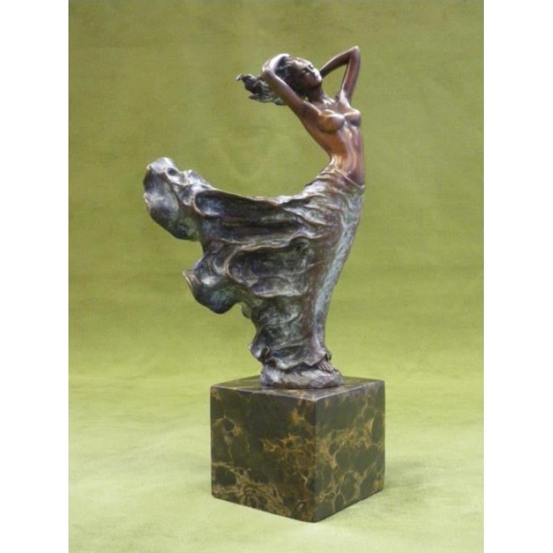 Bronzen beeld Dame in Wind Sculptuur Klassiek Naakt Elegant