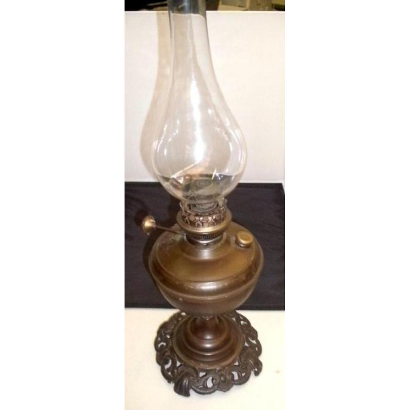 Zeer mooie originele antieke Petroleum lamp