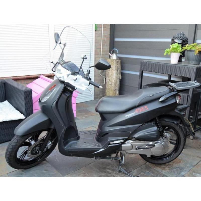 motor scooter peugeot 125 cc als nieuw 2014