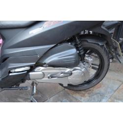 motor scooter peugeot 125 cc als nieuw 2014