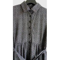 DIVIDED by H&M zwart millefleurs doorknoop jurkje wijd rok S