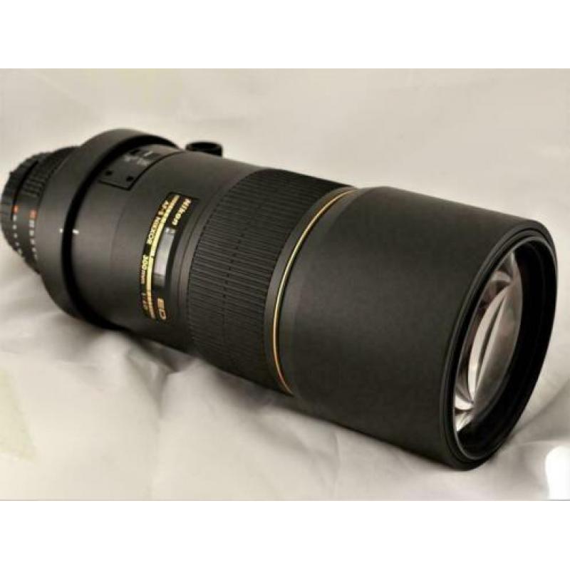 Nikon AF-S 300mm 4 (IF-ED) in ABSOLUTE nieuwstaat