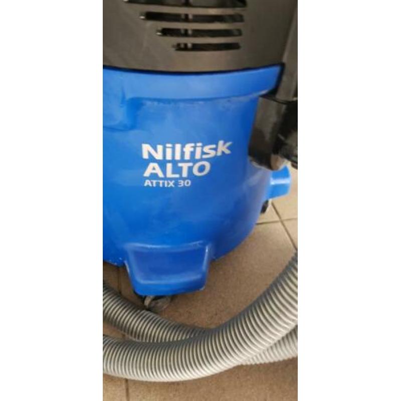 Nilfisk alto attix 30 nat en droogzuiger nieuwstaat