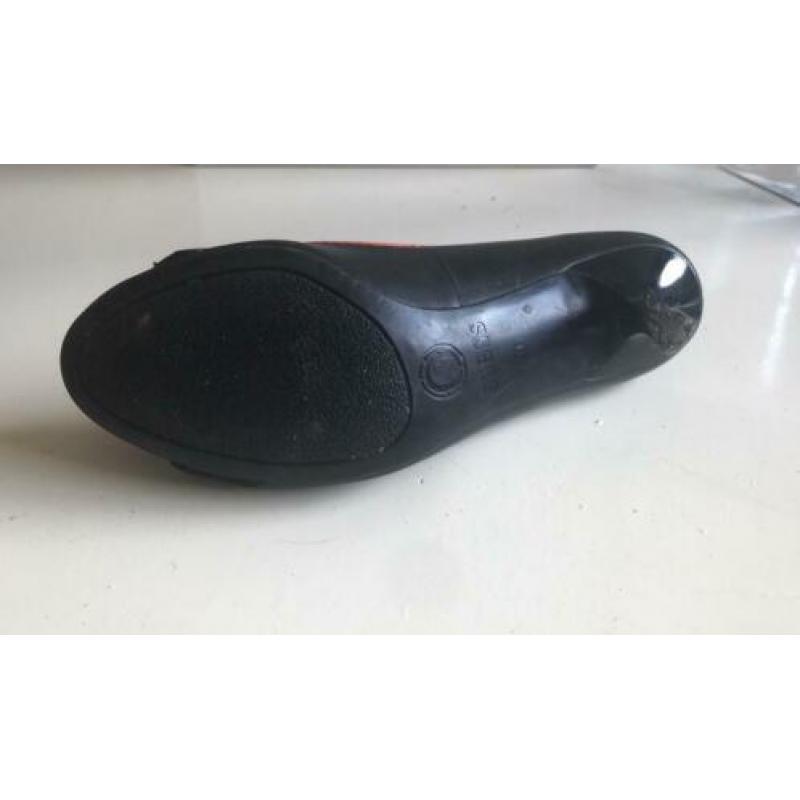 Guess pumps maat 36