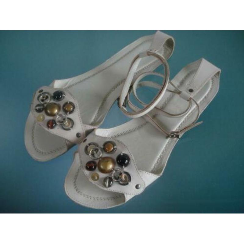GRATIS VERZENDEN | ZARA nieuwe beige sandalen 40