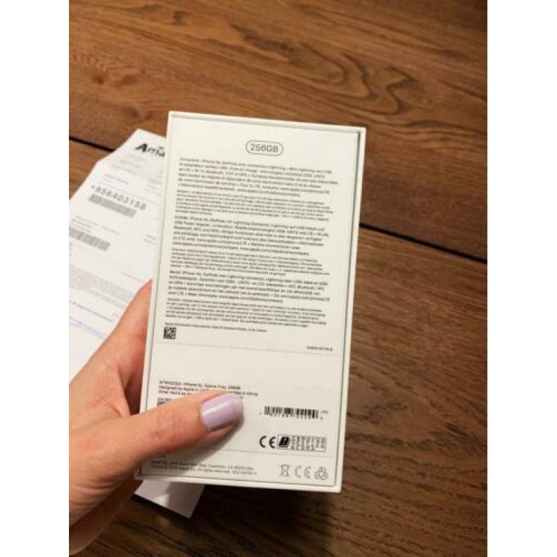 iPhone XS 256GB helemaal nieuw met garantie + aankoopbewijs!