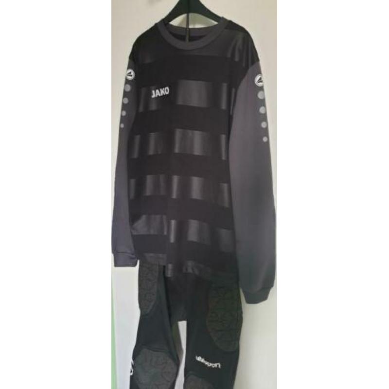 Keepershirt en keeperbroek maat S