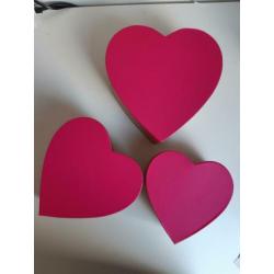 Roze stapeldozen hartjesvorm