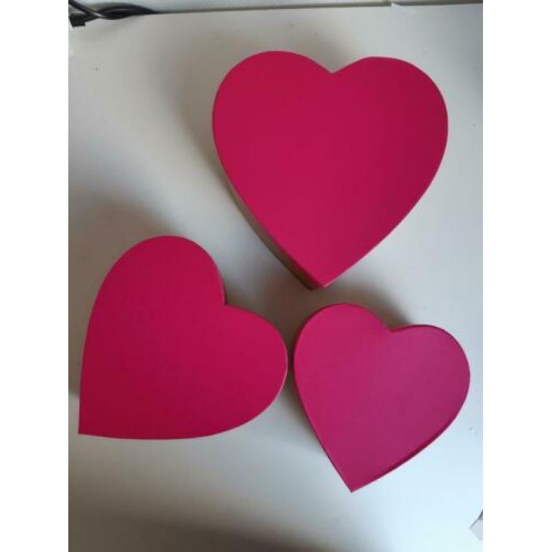 Roze stapeldozen hartjesvorm