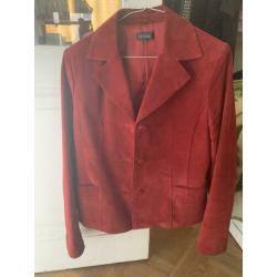 Rood suede jasje maat 38