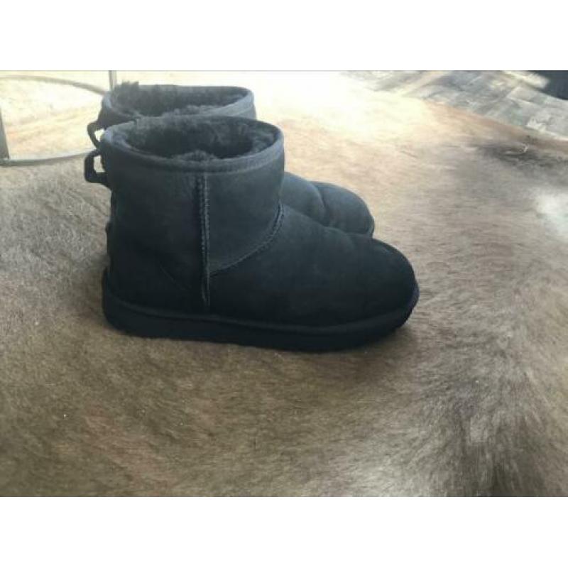 Orginele uggs maat 40 4 keer gedragen