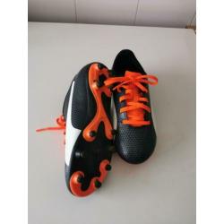 Puma voetbal schoenen met noppen (kinderen)