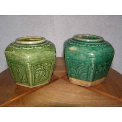 Twee oude gember potjes (A19 2326)