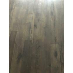 Dressoir, eettafel en salontafel