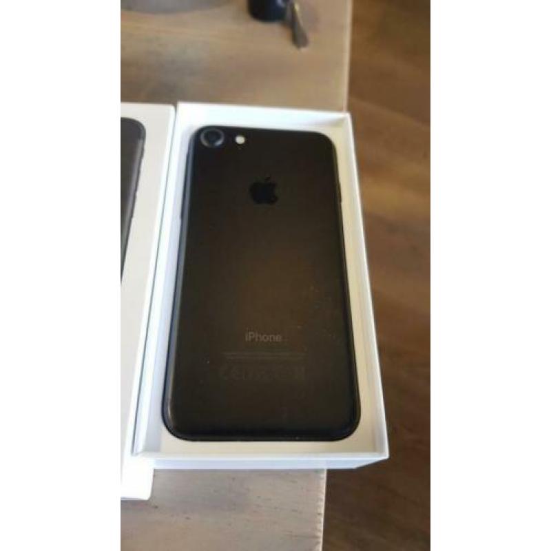 Iphone 7 128gb, zeer goede staat, met accessoires