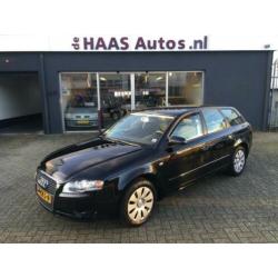 Audi A4 Avant 1.8 Turbo / AUTOMAAT / NIEUW MODELJAAR / APK N